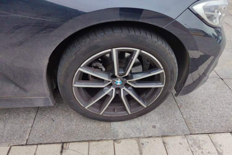 BMW 320Li 2022 — 5