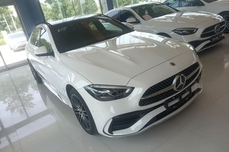 Mercedes-Benz C 260 L 2024 — 3