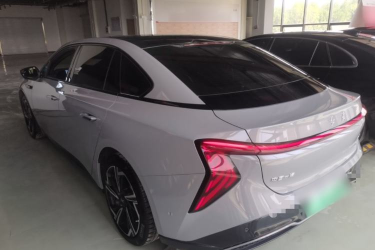 Hongqi EH7 2024 — 4