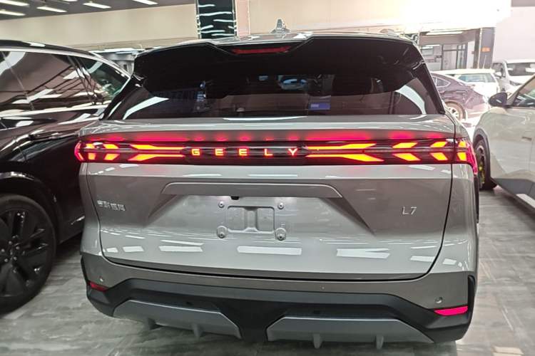 Geely Galaxy L7 2023 — фото 5