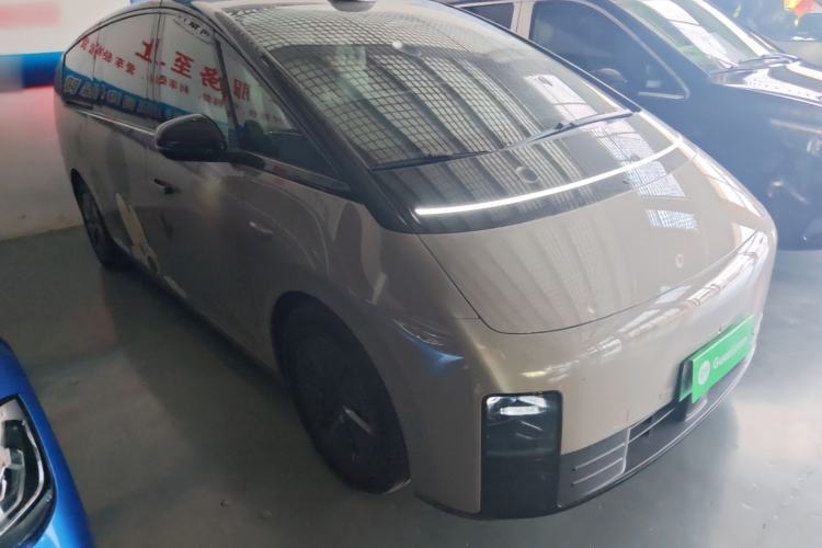 Li Auto MEGA 2024 — 3
