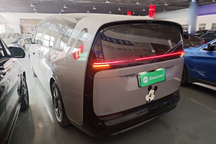 Li Auto MEGA 2024 — 4