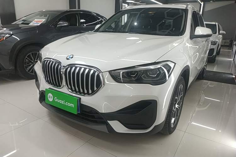BMW X1 2021 — фото 1