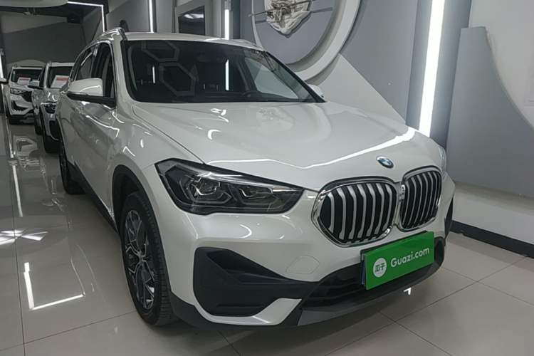 BMW X1 2021 — фото 3