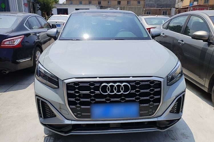 Audi Q2L 2024 — 2