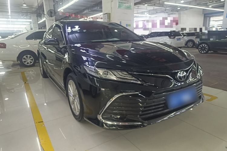 Toyota Camry 2021 — 3