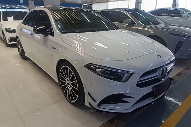 Mercedes-Benz A 35 L 2023 — 3