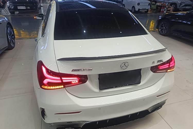 Mercedes-Benz A 35 L 2023 — 5