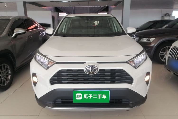 Toyota RAV4 2020 — 2