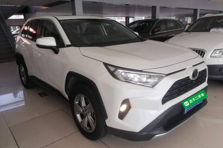 Toyota RAV4 2020 — 3