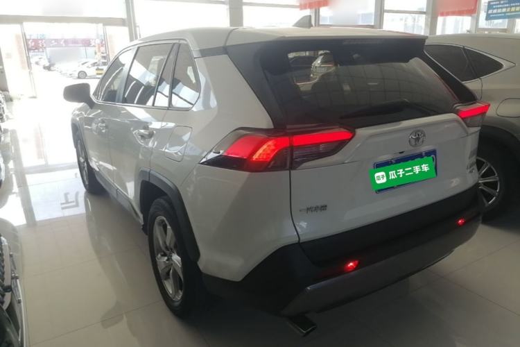 Toyota RAV4 2020 — 4