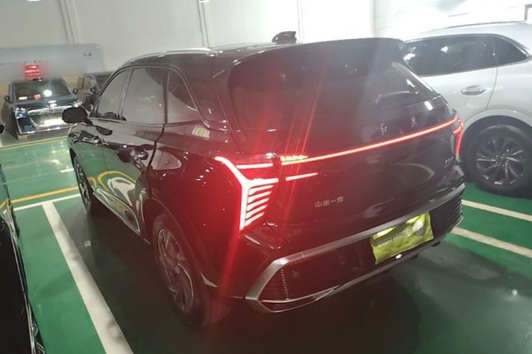 Hongqi HS3 2024 — 4