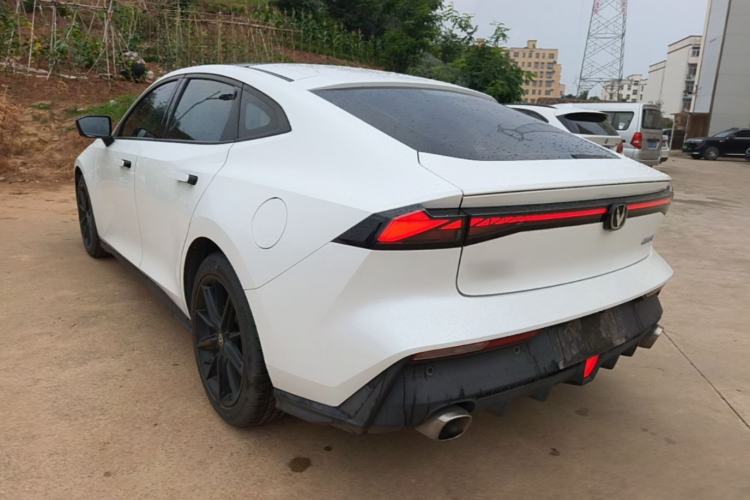 ChangAn UNI-V 2022 — 4
