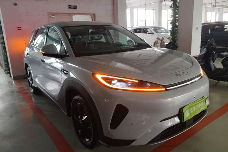 BYD sealion 05 dm i 2026 — фото 3