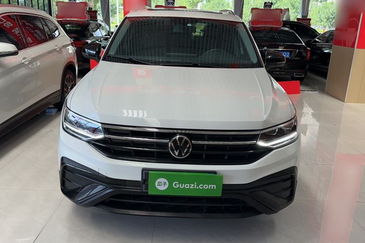 Volkswagen Tiguan L 2024 — 3