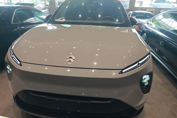 NIO ES8 2023 — 2