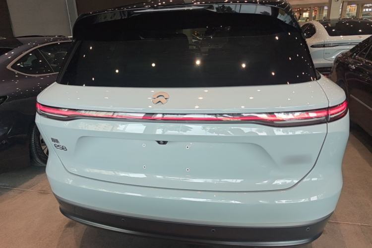 NIO ES8 2023 — 5