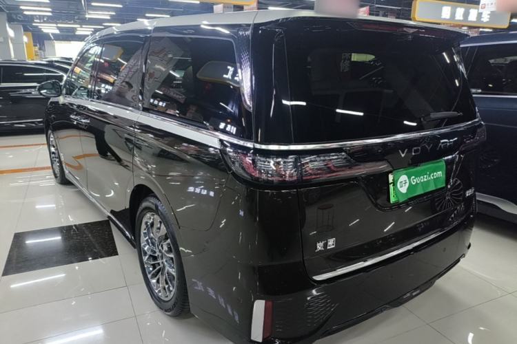 Voyah Dream 2025 — 4
