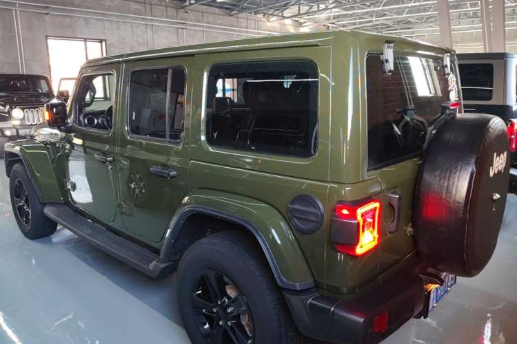 Jeep Wrangler 2022 — 4