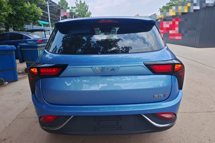Neta V 2022 — 5