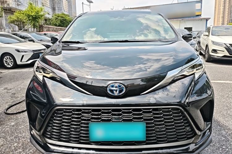 Toyota Granvia 2023 — 2