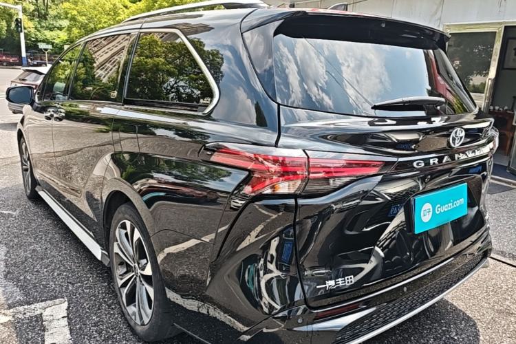 Toyota Granvia 2023 — 4