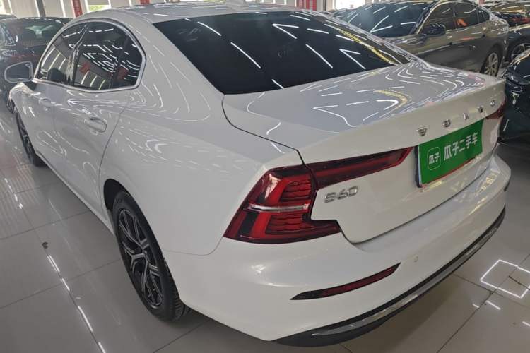 Volvo S60 2023 — 4