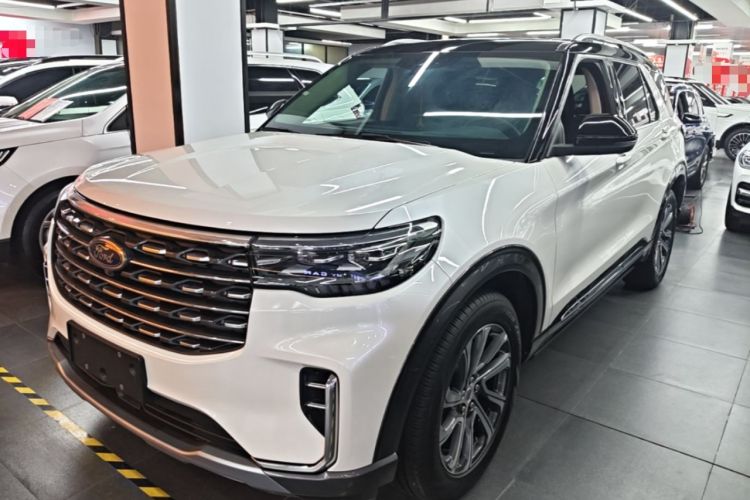 Ford Explorer 2023 — фото 1