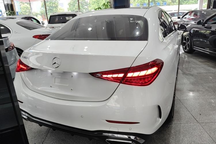 Mercedes-Benz C 260 L 2023 — 5