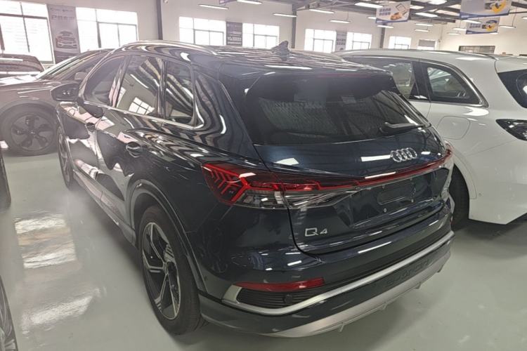 Audi Q4 e-tron 2024 — 4