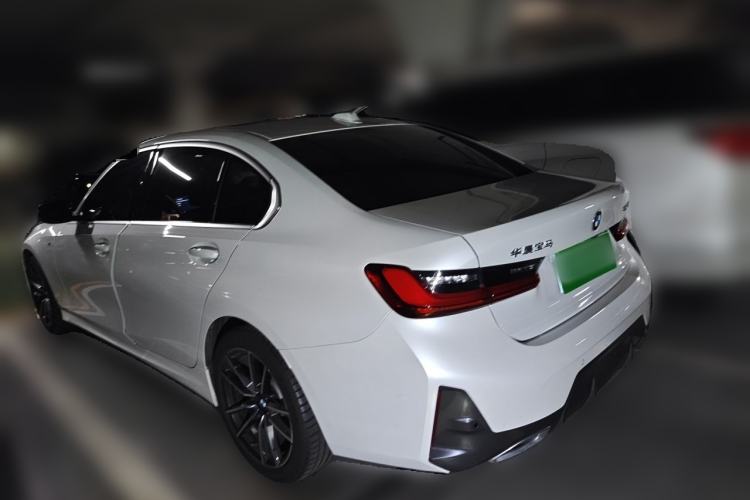 BMW 320Li 2023 — 4