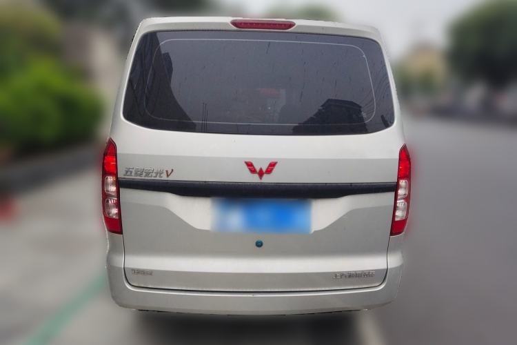 Wuling Hongguang V 2022 — 5