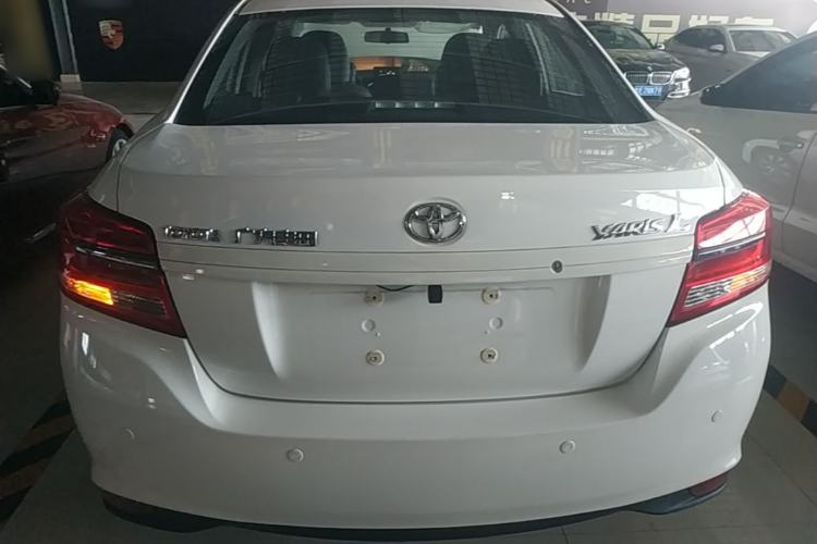 Toyota Yaris 2020 — 5