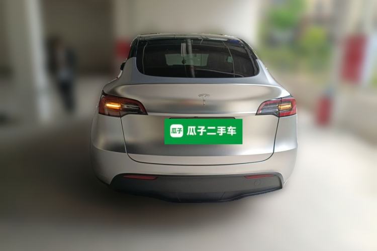 Tesla Model Y 2022 — 5