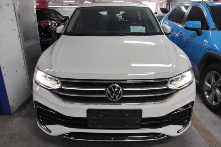 Volkswagen Tiguan L 2022 — фото 2
