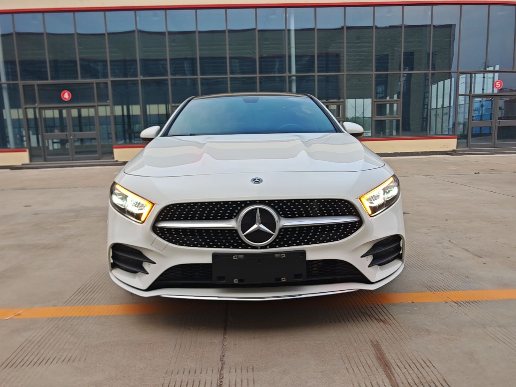 Mercedes-Benz A 200 L 2020 — фото 2