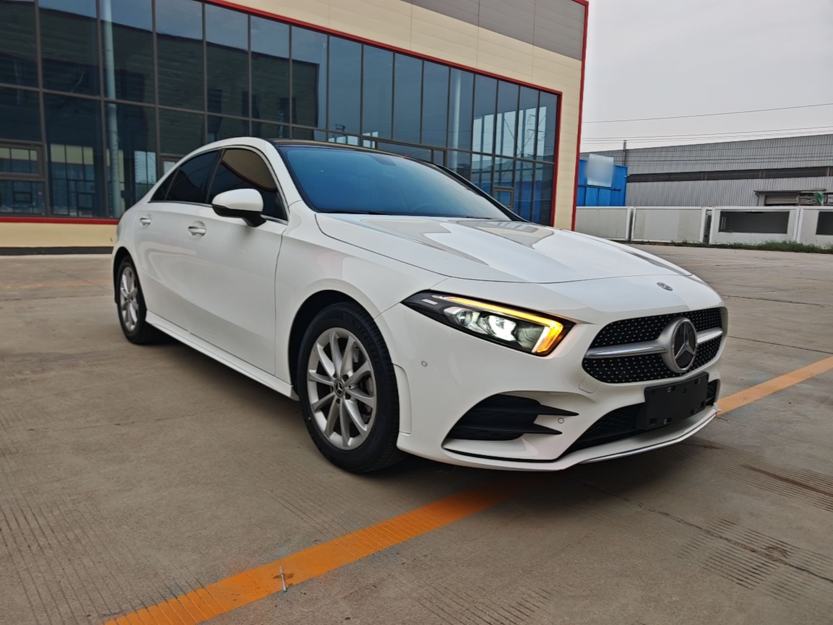 Mercedes-Benz A 200 L 2020 — фото 3