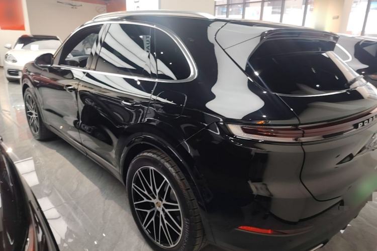 Porsche Cayenne 2025 — 4