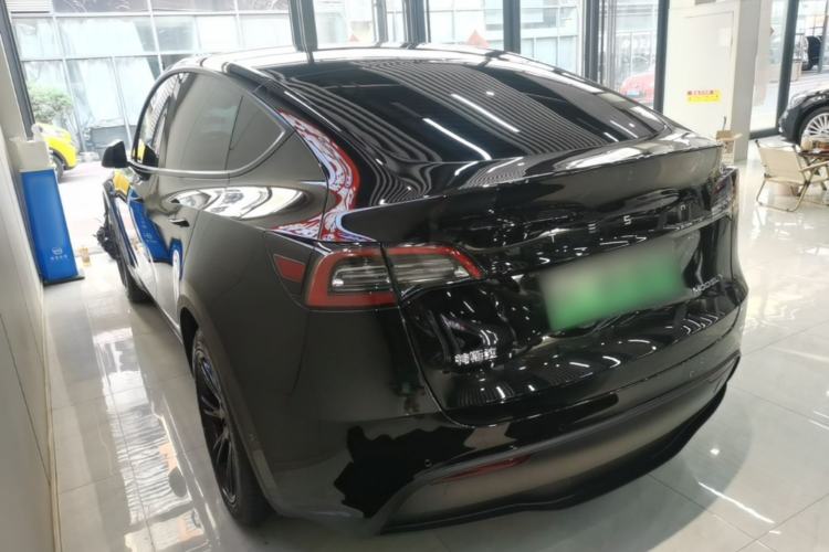 Tesla Model Y 2022 — 4