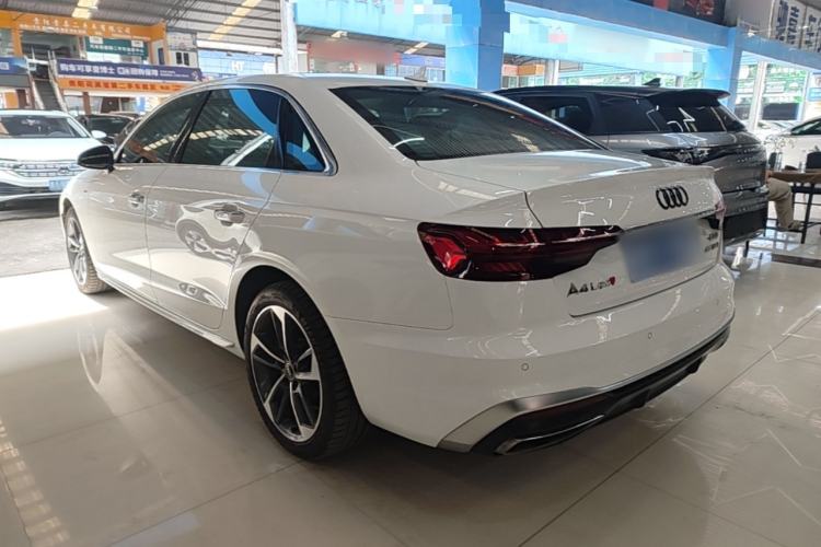 Audi A4 2024 — фото 4