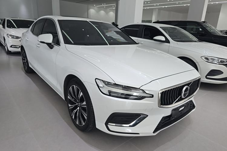 Volvo s60 2023 — фото 3