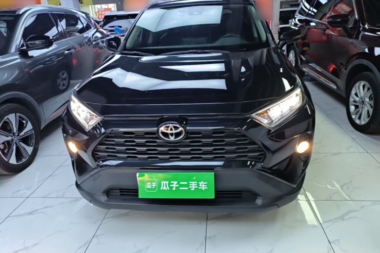 Toyota RAV4 2021 — 2