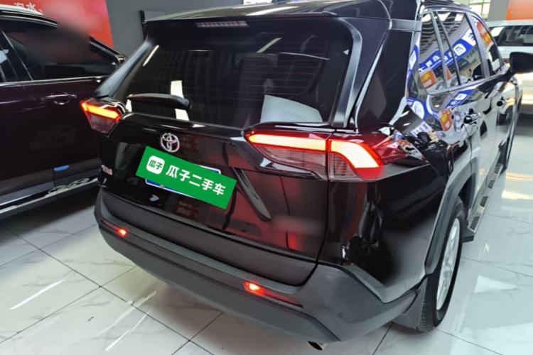 Toyota RAV4 2021 — 5