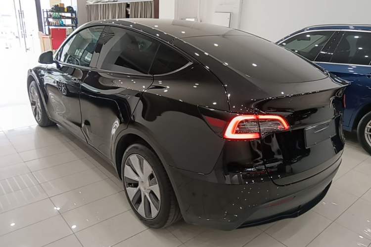 Tesla Model Y 2022 — 4