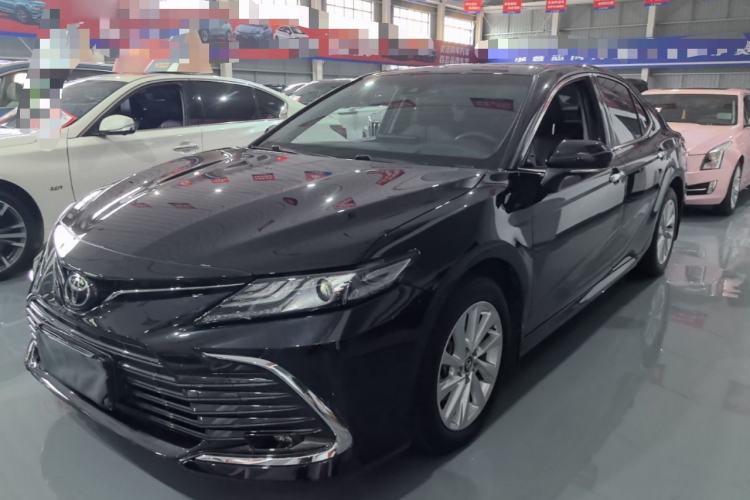 Toyota Camry 2021 — фото 1