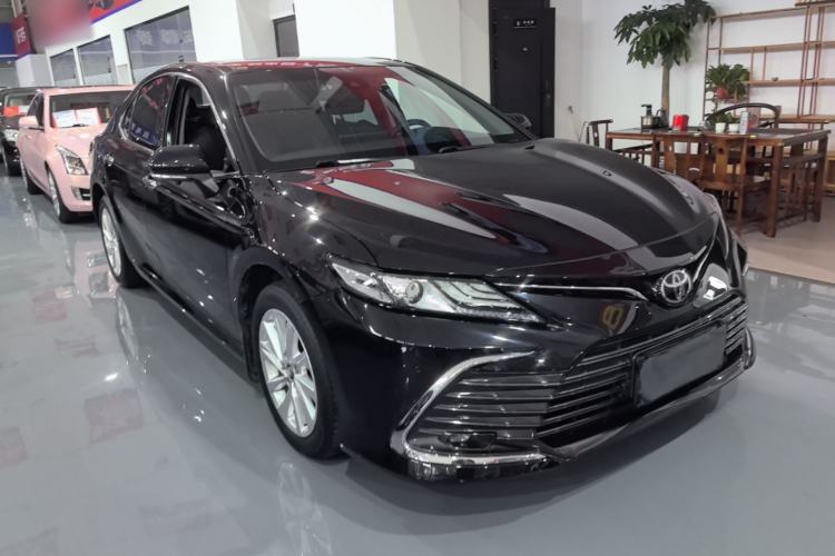 Toyota Camry 2021 — фото 3