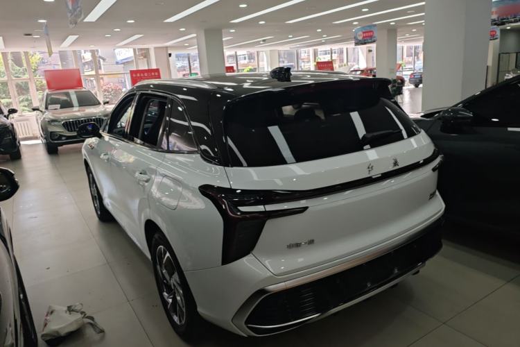 Hongqi HS3 2024 — 4