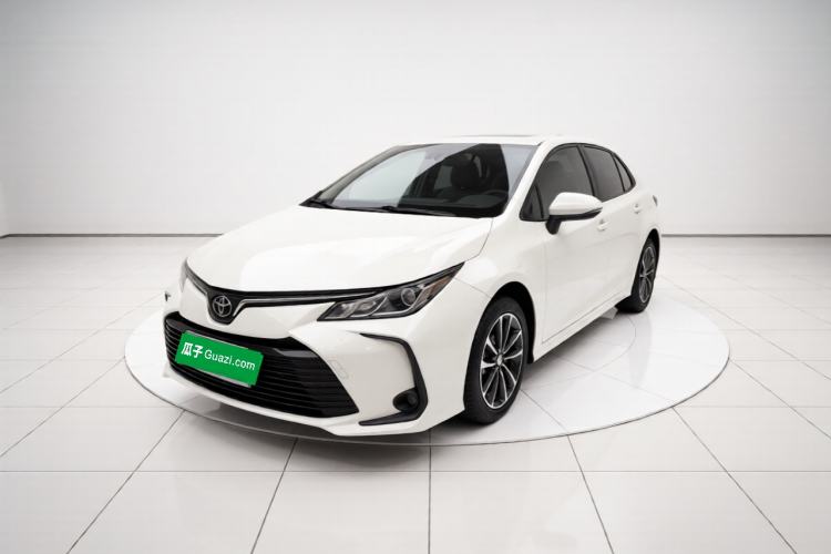 Toyota Corolla 2021 — фото 1
