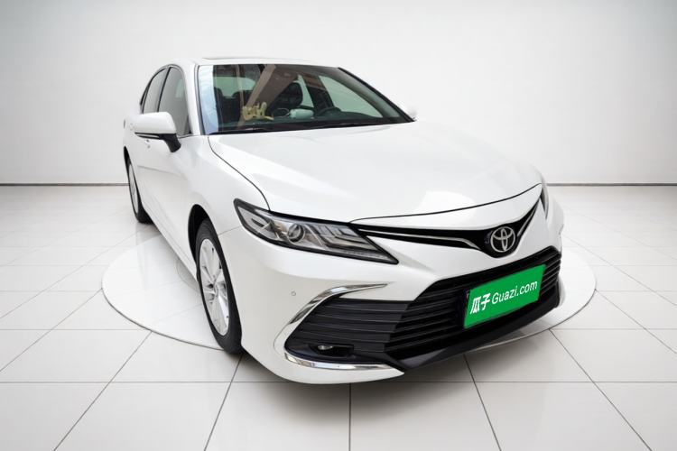 Toyota Camry 2021 — фото 3