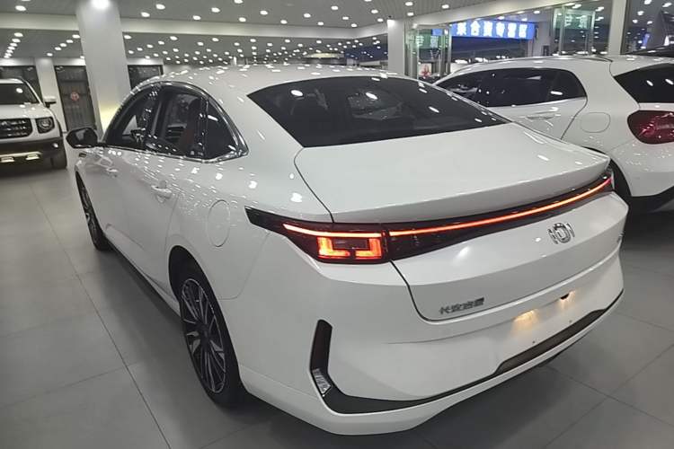 ChangAn NEVO nevo a05 2025 — фото 4